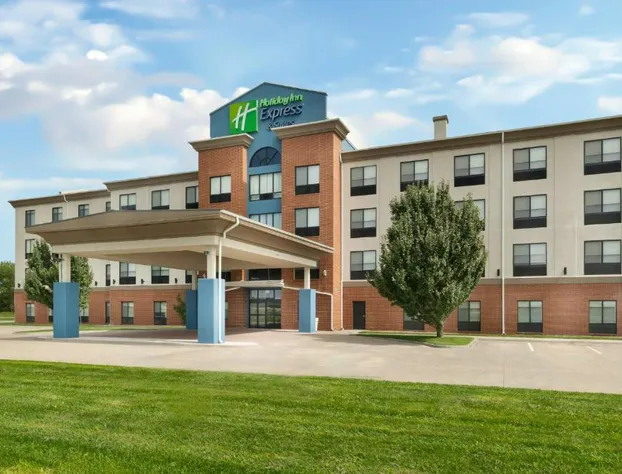 Holiday Inn Express Hotel & Suites Pratt by IHG hotel detail image 1