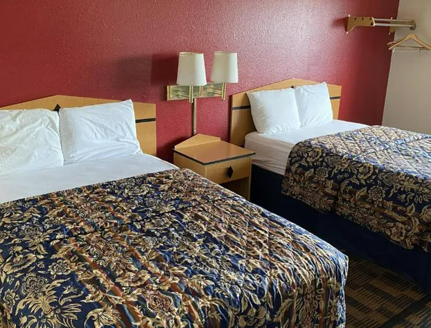 Newton Inn In Newton, KS hotel detail image 1