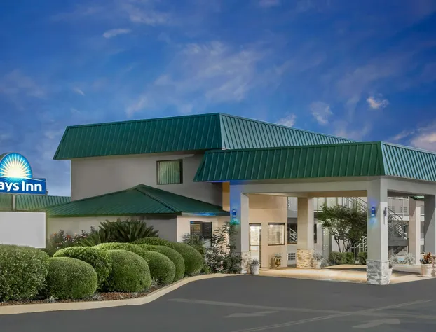 Days Inn by Wyndham Blakely hotel detail image 1