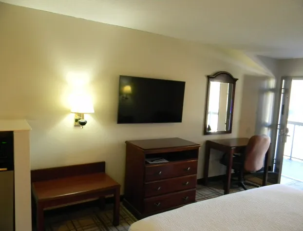 Days Inn by Wyndham Bainbridge hotel detail image 4