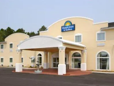 Days Inn & Suites by Wyndham Swainsboro hotel detail image 1