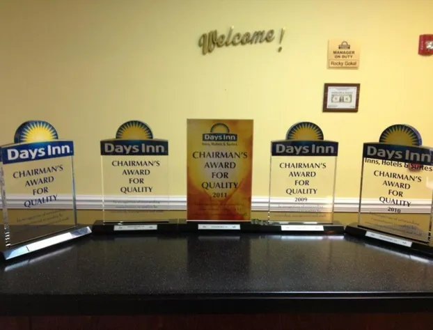 Days Inn & Suites by Wyndham Swainsboro hotel detail image 3