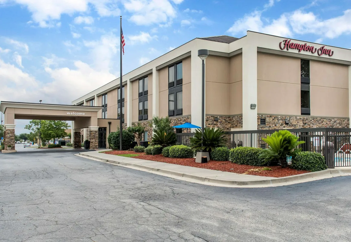 Hampton Inn Douglas hotel hero