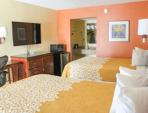 Rose Garden Inn & Suites hotel detail image 1