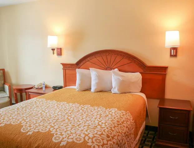 Rose Garden Inn & Suites hotel detail image 4