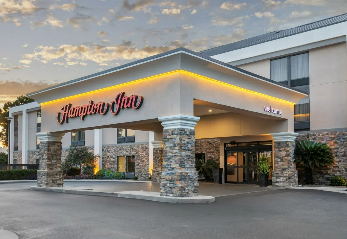 Hampton Inn Adel hotel hero