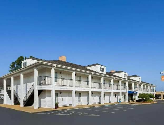 Days Inn by Wyndham Americus hotel detail image 1