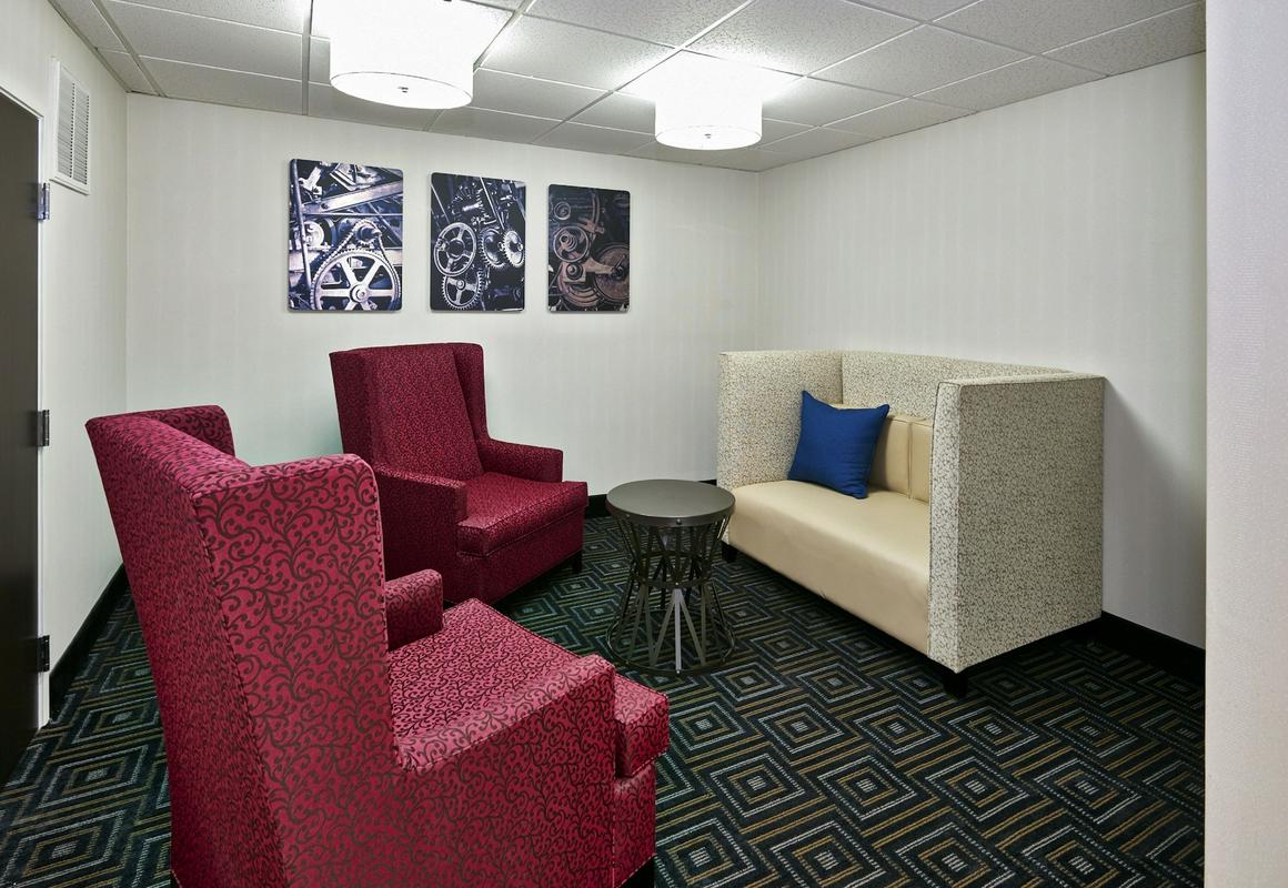 Holiday Inn Express & Suites Birmingham South - Pelham by IHG hotel hero