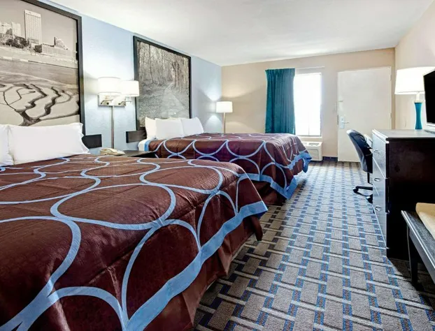 Super 8 by Wyndham Lakeland hotel detail image 3