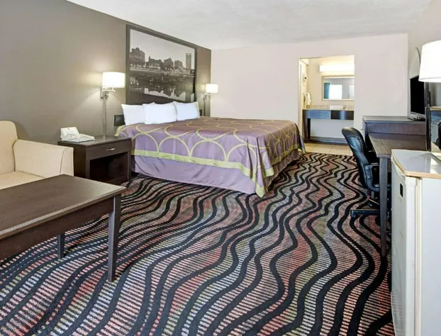 Super 8 by Wyndham Lakeland hotel detail image 4