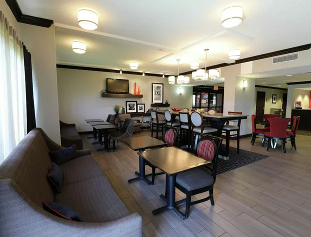 Hampton Inn Dyersburg hotel detail image 1