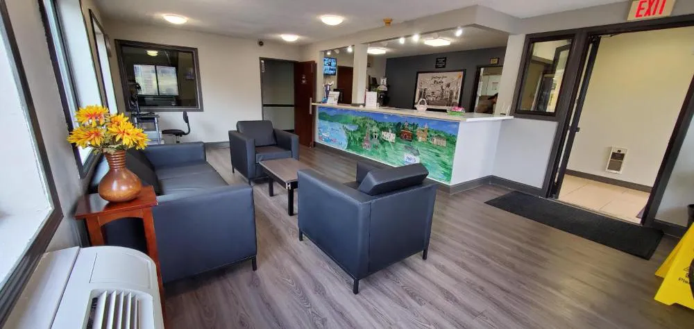 Super 8 by Wyndham Paris hotel detail image 3