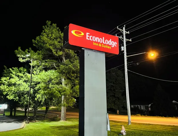 Econo Lodge Inn & Suites Centerville hotel detail image 1