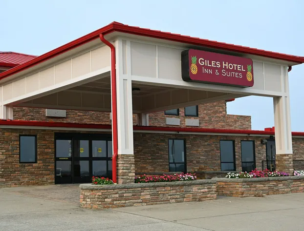 Giles Hotel Inn & Suites hotel detail image 1