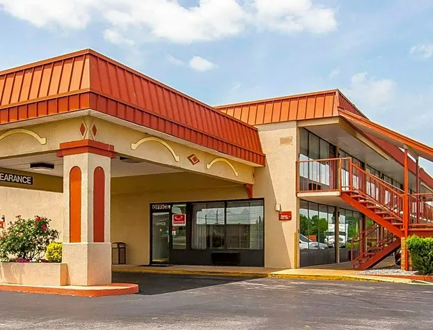 Econo Lodge hotel detail image 2