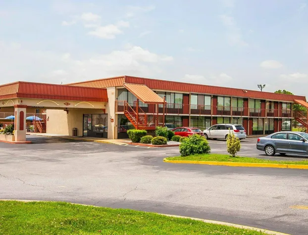 Econo Lodge Dyersburg I-155 hotel detail image 1