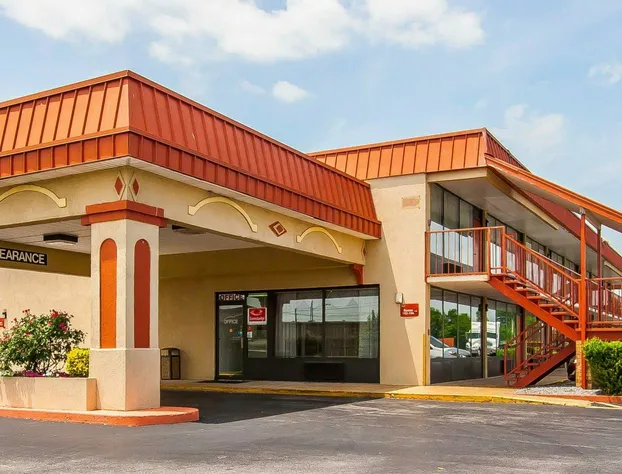 Econo Lodge Dyersburg I-155 hotel detail image 2