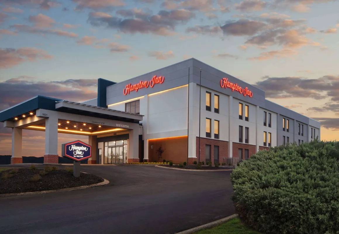 Hampton Inn Athens hotel hero