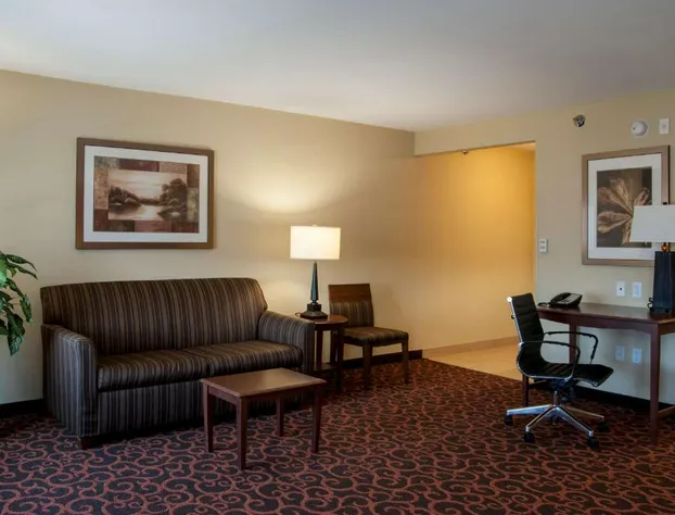 Hampton Inn & Suites Watertown hotel detail image 3