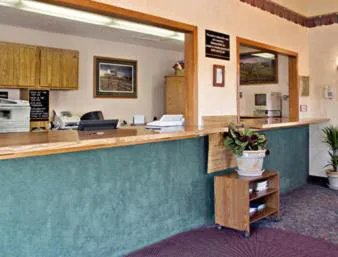 Super 8 by Wyndham Huron hotel detail image 2