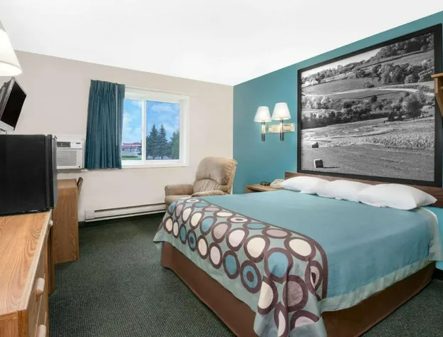 Super 8 by Wyndham Huron hotel detail image 4