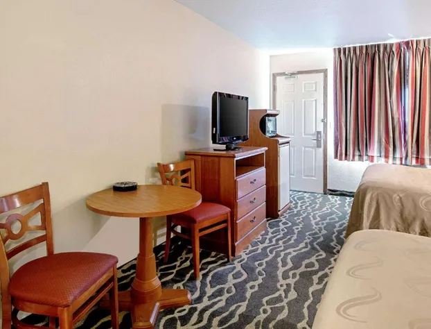 Quality Inn Huron hotel detail image 2