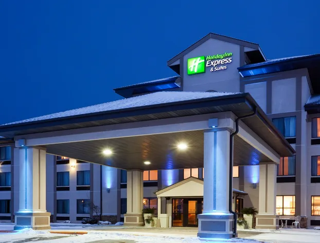 Holiday Inn Express & Suites Winner by IHG hotel detail image 1