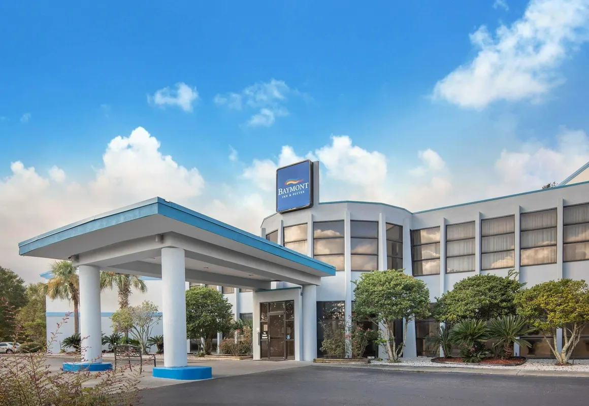 Baymont by Wyndham Laurel hotel hero