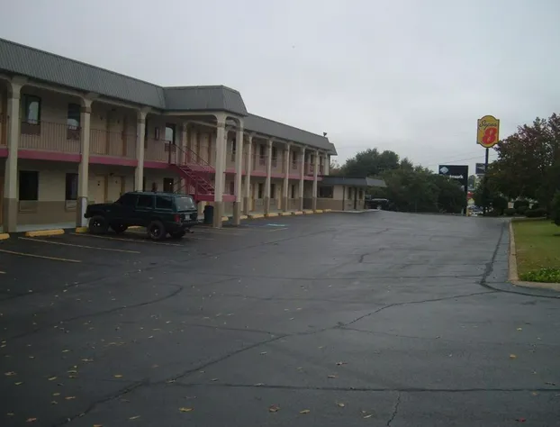 Super 8 by Wyndham Laurel hotel detail image 1