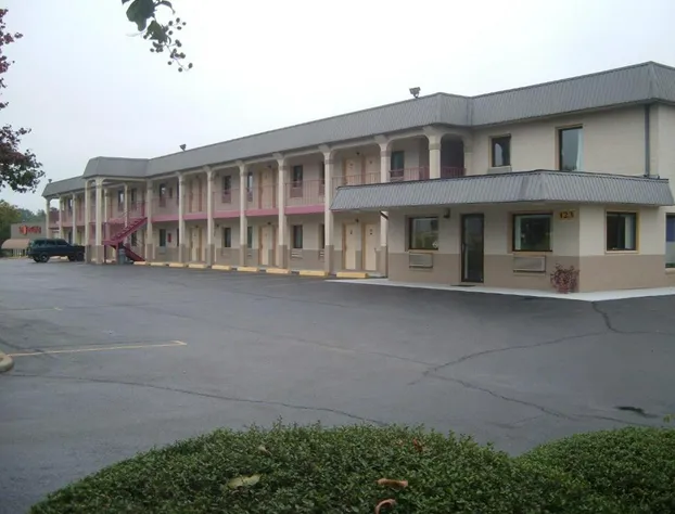 Super 8 by Wyndham Laurel hotel detail image 1