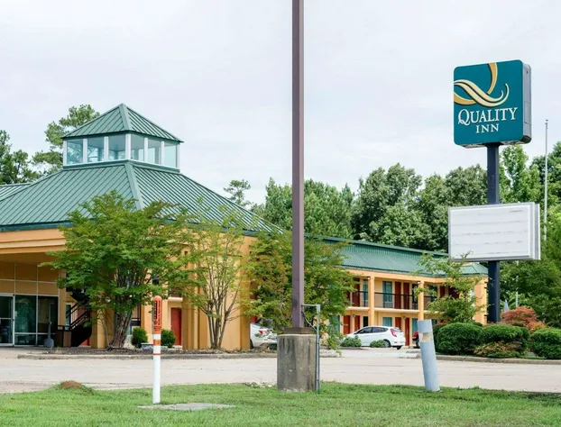 Quality Inn Louisville MS hotel detail image 1