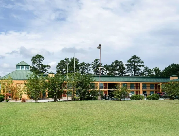 Quality Inn Louisville MS hotel detail image 2