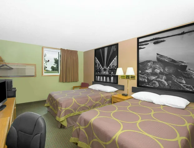 Super 8 by Wyndham Worthington Minnesota hotel detail image 4