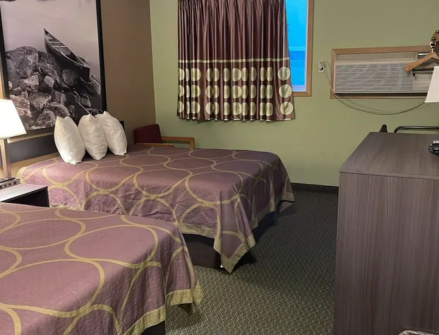 Super 8 by Wyndham Worthington Minnesota hotel detail image 2