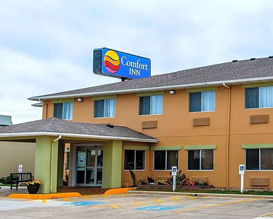 Comfort Inn Marion hotel hero