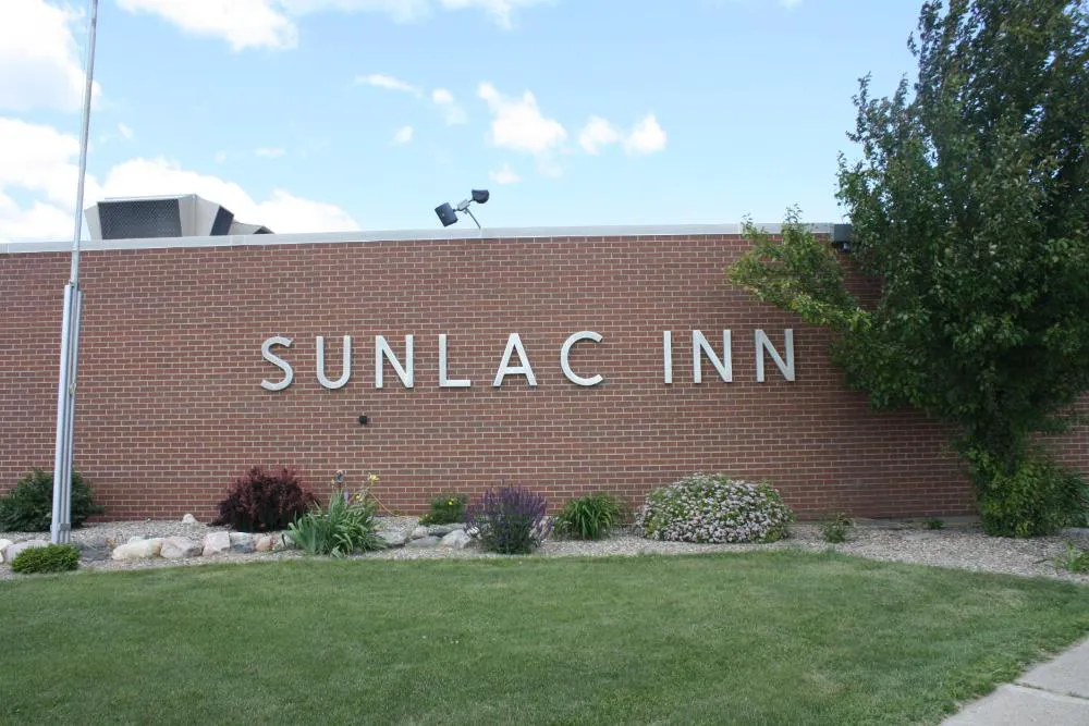 Sunlac Inn hotel hero
