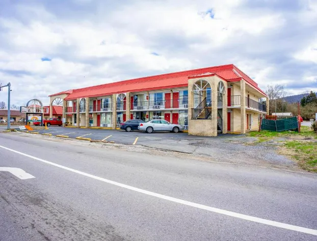 Ozark Junction mountain view by OYO hotel detail image 1