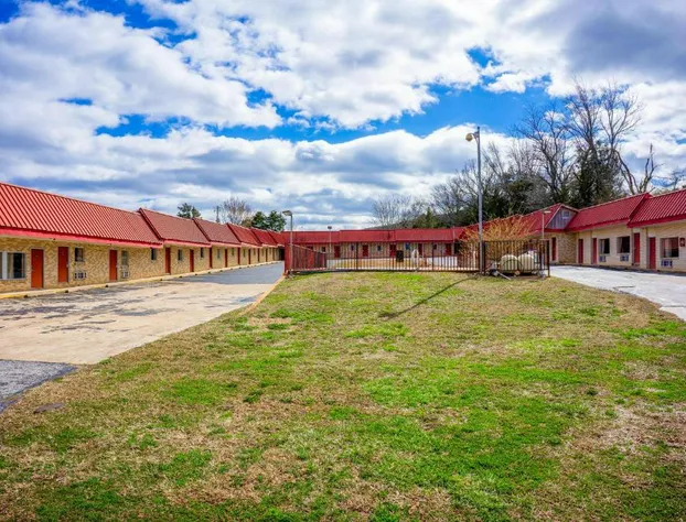 Ozark Junction mountain view by OYO hotel detail image 3