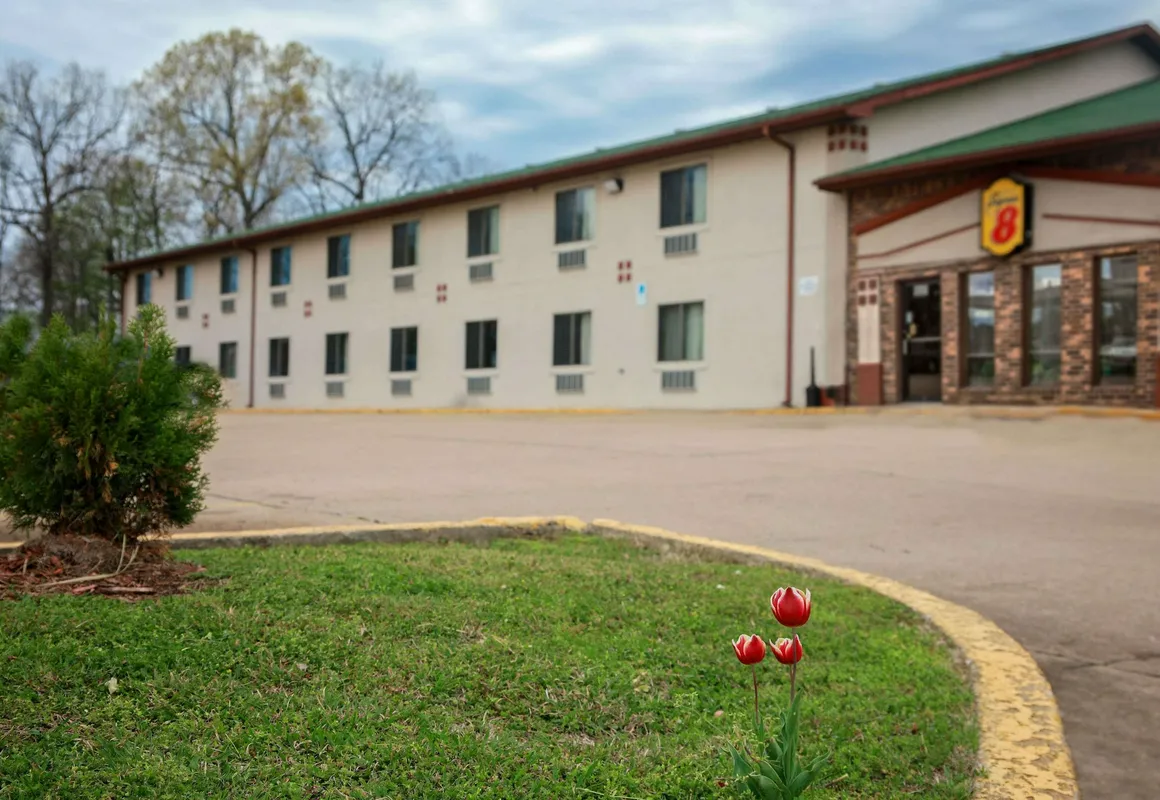 Super 8 by Wyndham Mountain Home hotel hero