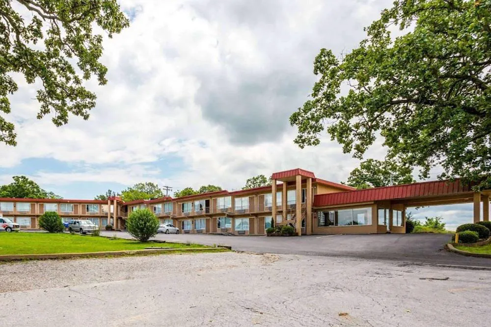 Days Inn by Wyndham Batesville AR hotel hero