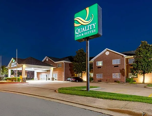 Quality Inn & Suites Mountain Home North hotel detail image 1
