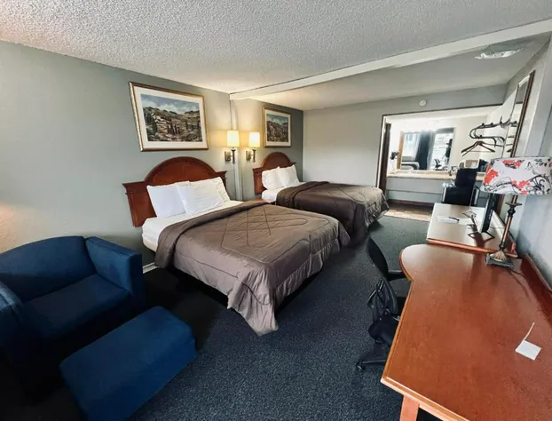 Ozark Inn & Suites hotel detail image 4