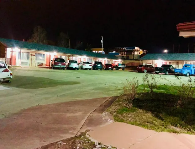 Ozark Inn & Suites hotel detail image 1