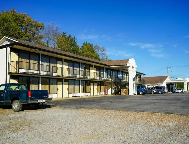 Sunset Inn Clarksville hotel detail image 4