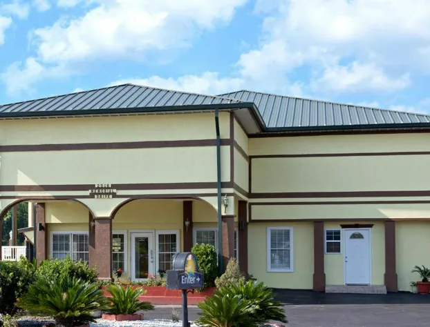 Days Inn by Wyndham Waycross hotel detail image 2