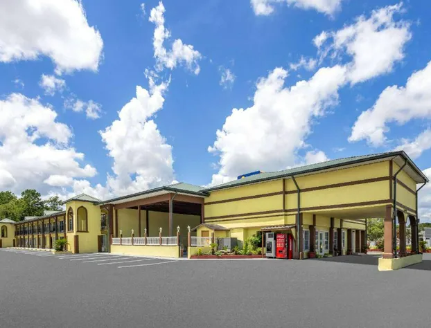 Days Inn by Wyndham Waycross hotel detail image 3