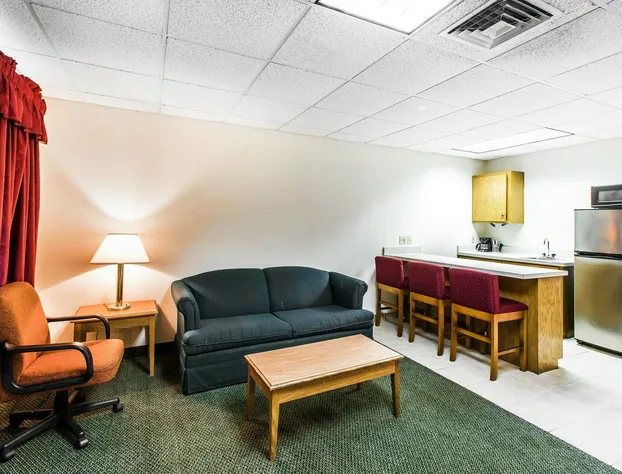 Quality Inn & Suites Waycross hotel detail image 3