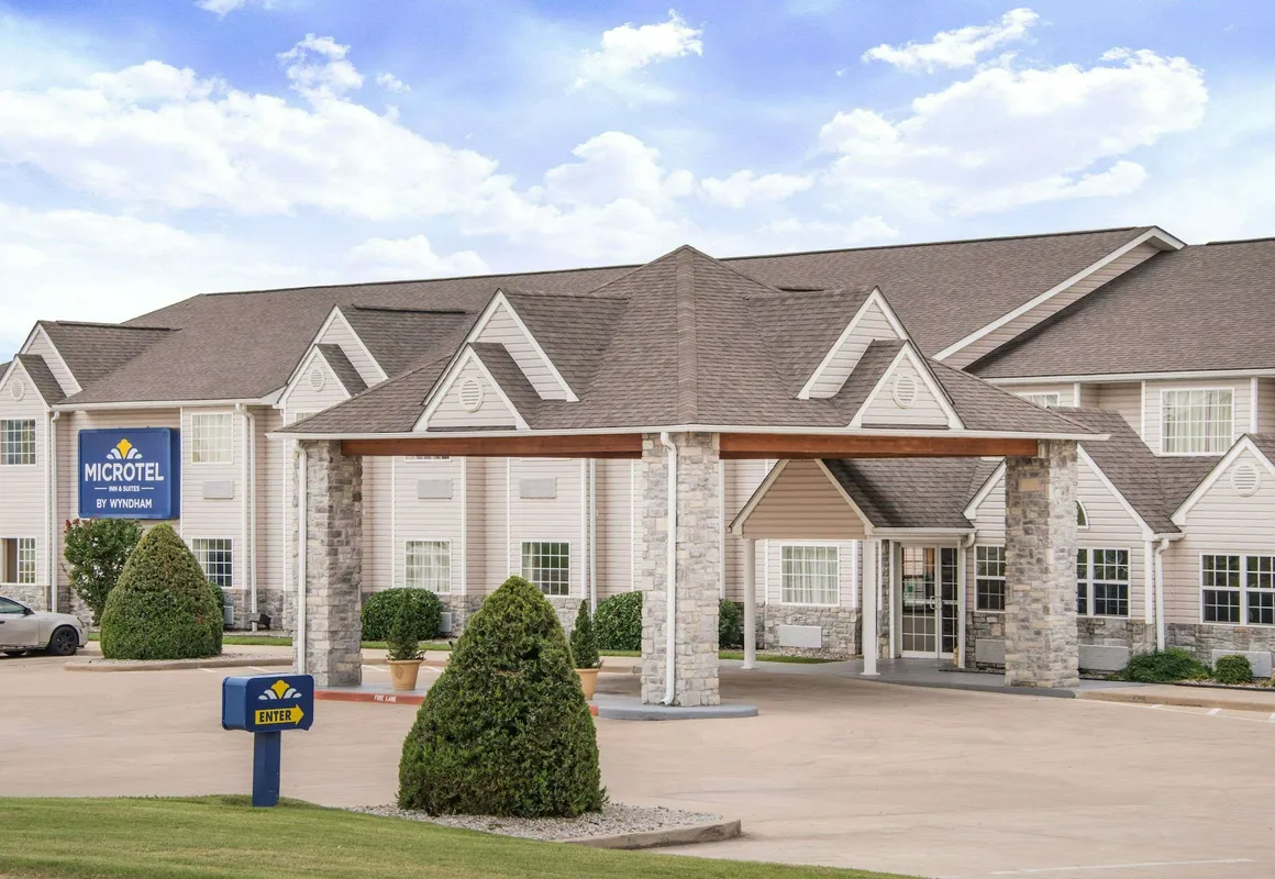 Microtel Inn & Suites by Wyndham Miami hotel hero