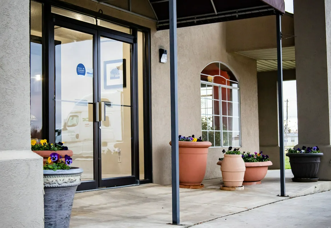 Days Inn by Wyndham Wagoner hotel hero