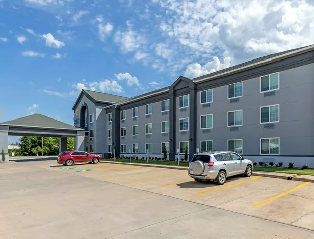 Comfort Inn & Suites Muskogee hotel detail image 2